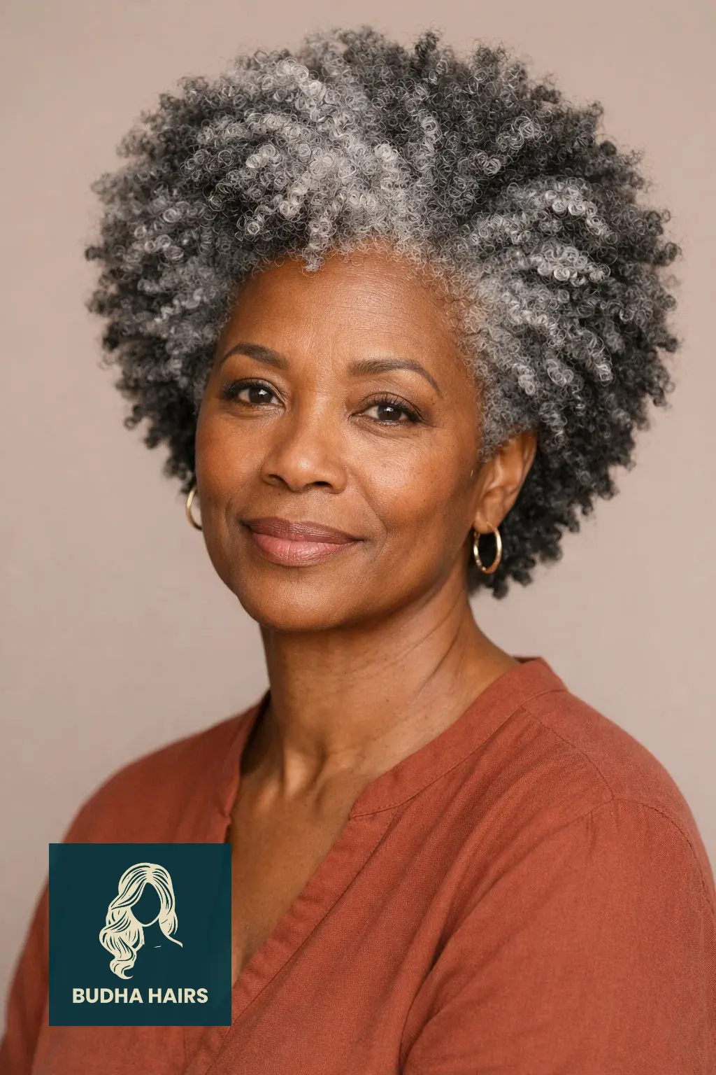 30 Stunning Older Black Women Hairstyles for Over 50 (2026 Guide) 2 Embracing the Salt and Pepper Afro